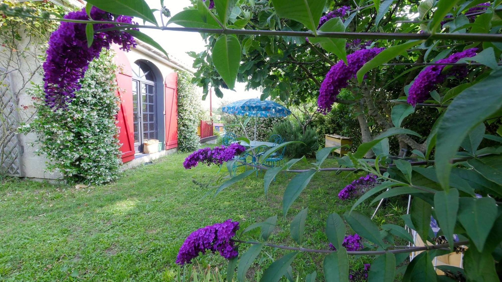 Les Jardins D'Ispahan Prignac-et-Marcamps Εξωτερικό φωτογραφία